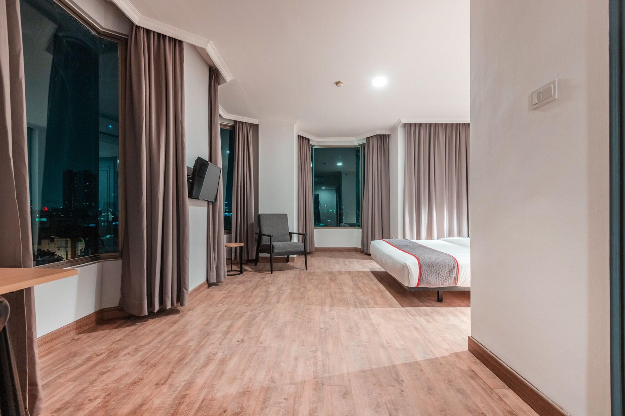 Super Oyo Townhouse 2 Hotel Gunung Sahari Cakarta Dış mekan fotoğraf