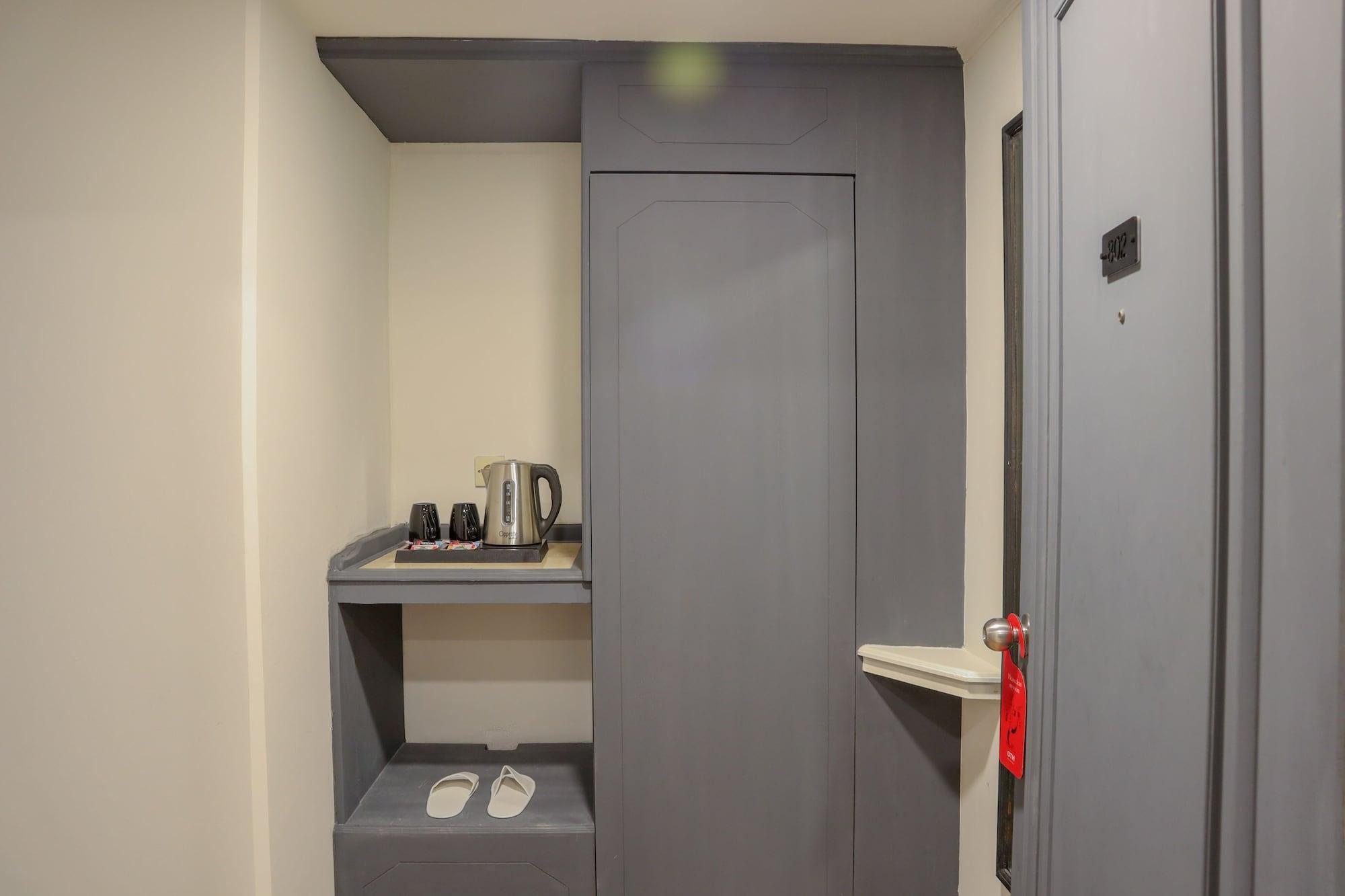 Super Oyo Townhouse 2 Hotel Gunung Sahari Cakarta Dış mekan fotoğraf