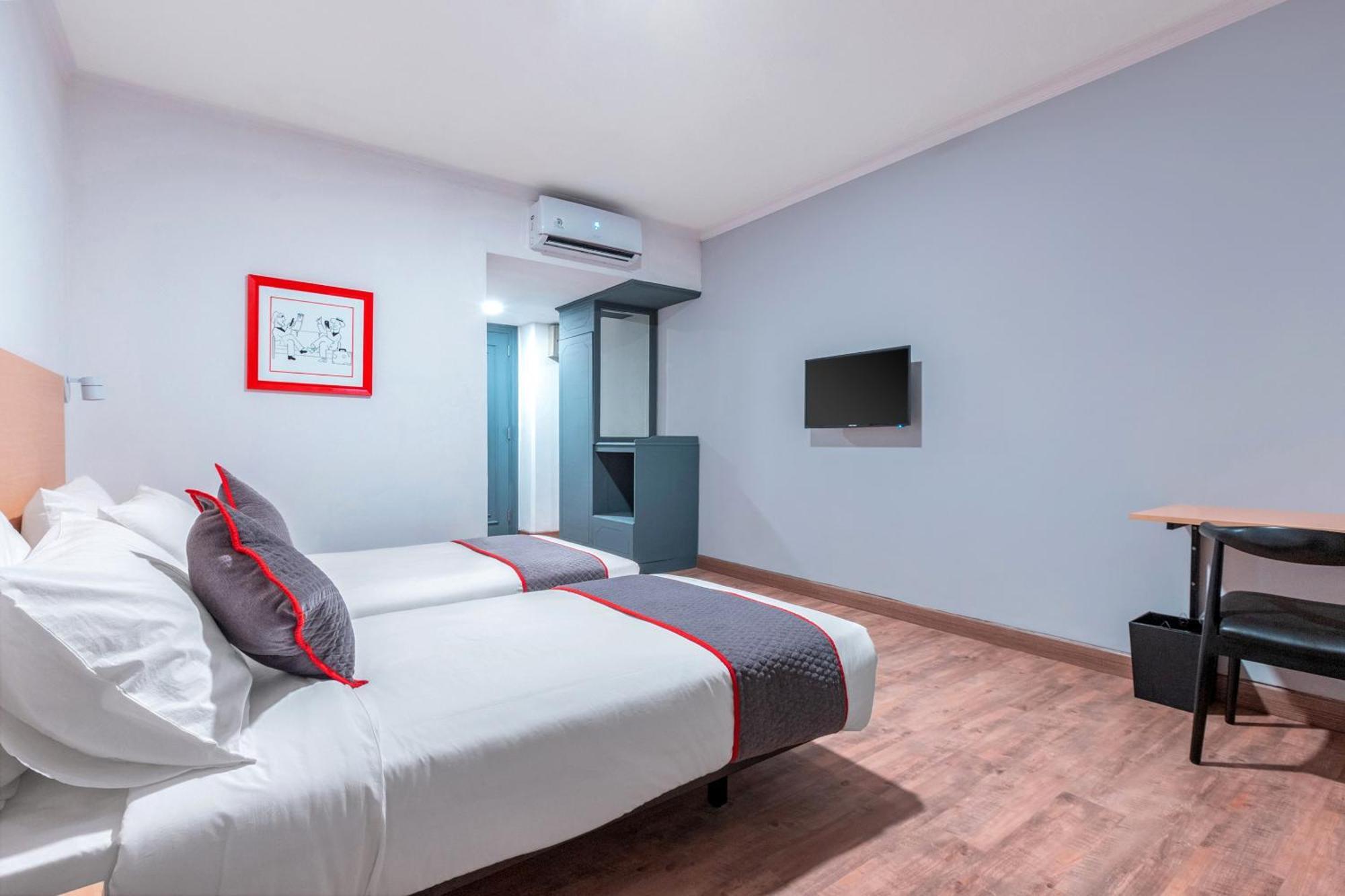 Super Oyo Townhouse 2 Hotel Gunung Sahari Cakarta Dış mekan fotoğraf
