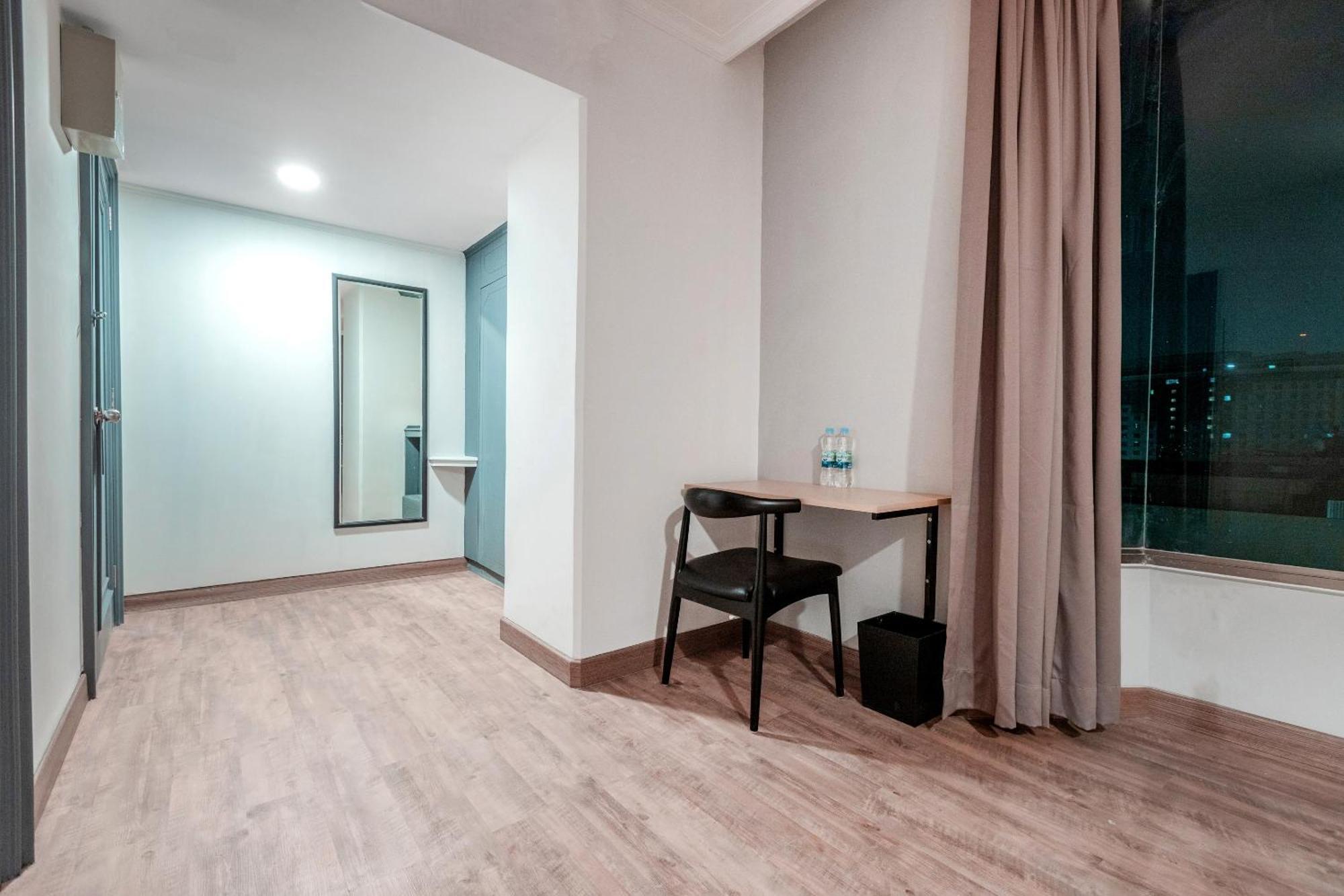Super Oyo Townhouse 2 Hotel Gunung Sahari Cakarta Dış mekan fotoğraf