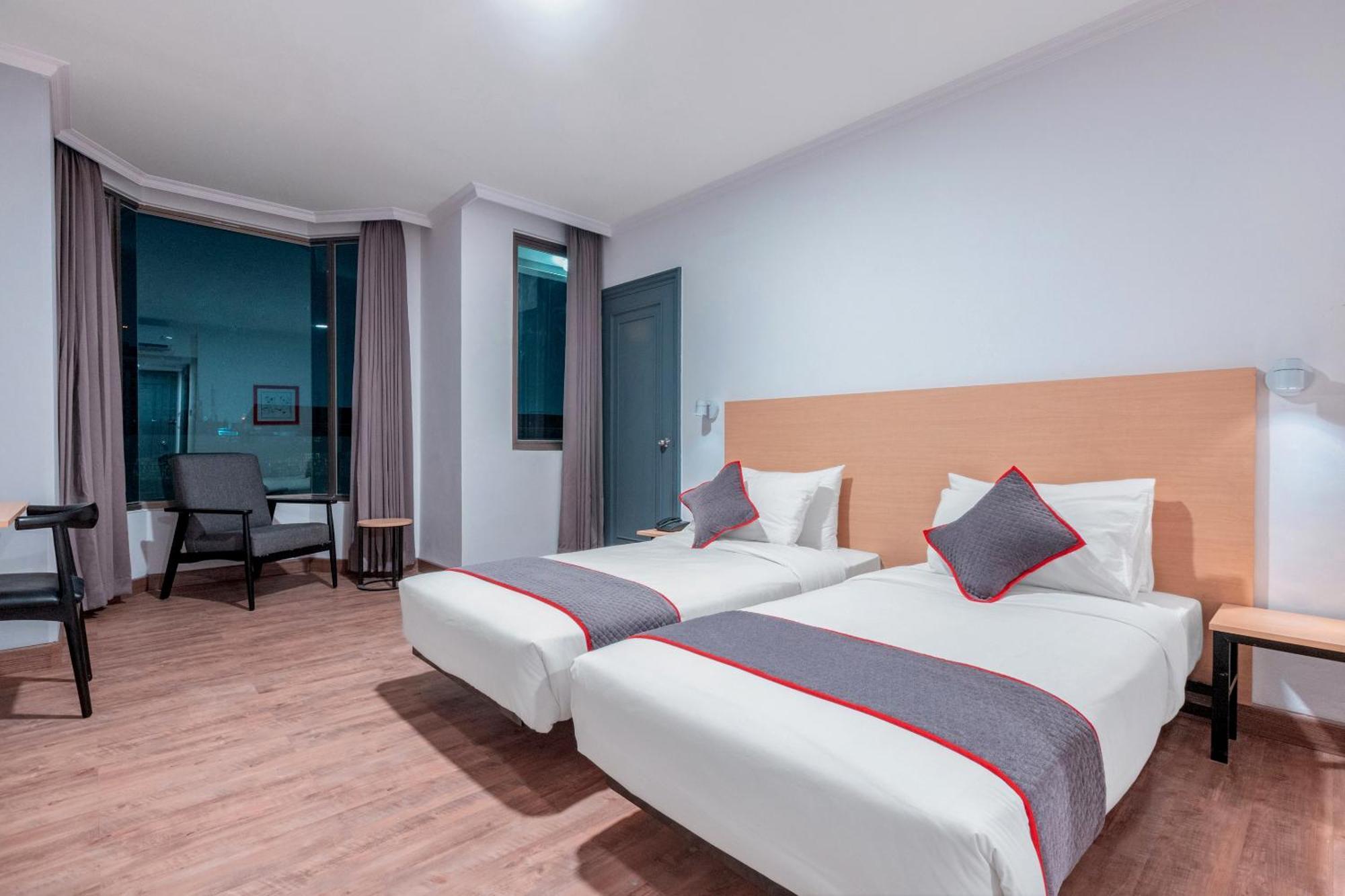 Super Oyo Townhouse 2 Hotel Gunung Sahari Cakarta Dış mekan fotoğraf